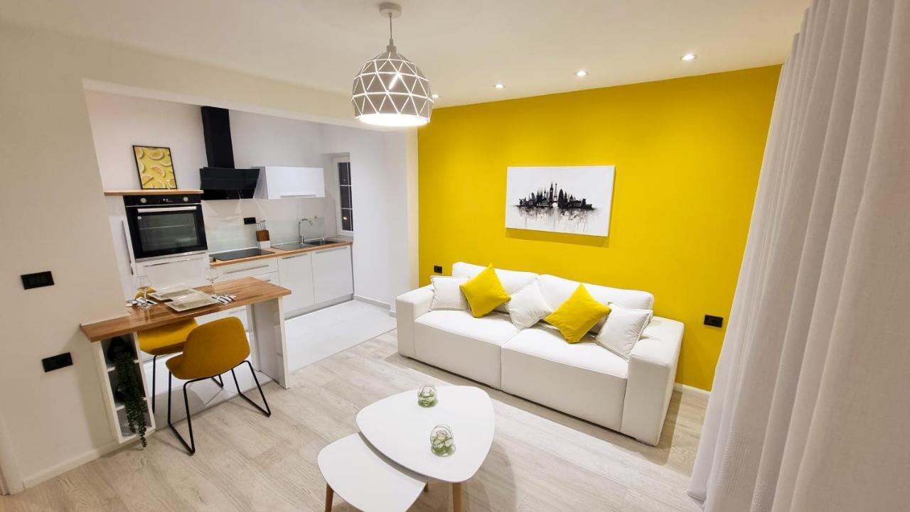 'The Yellow' Condo Berat Dış mekan fotoğraf